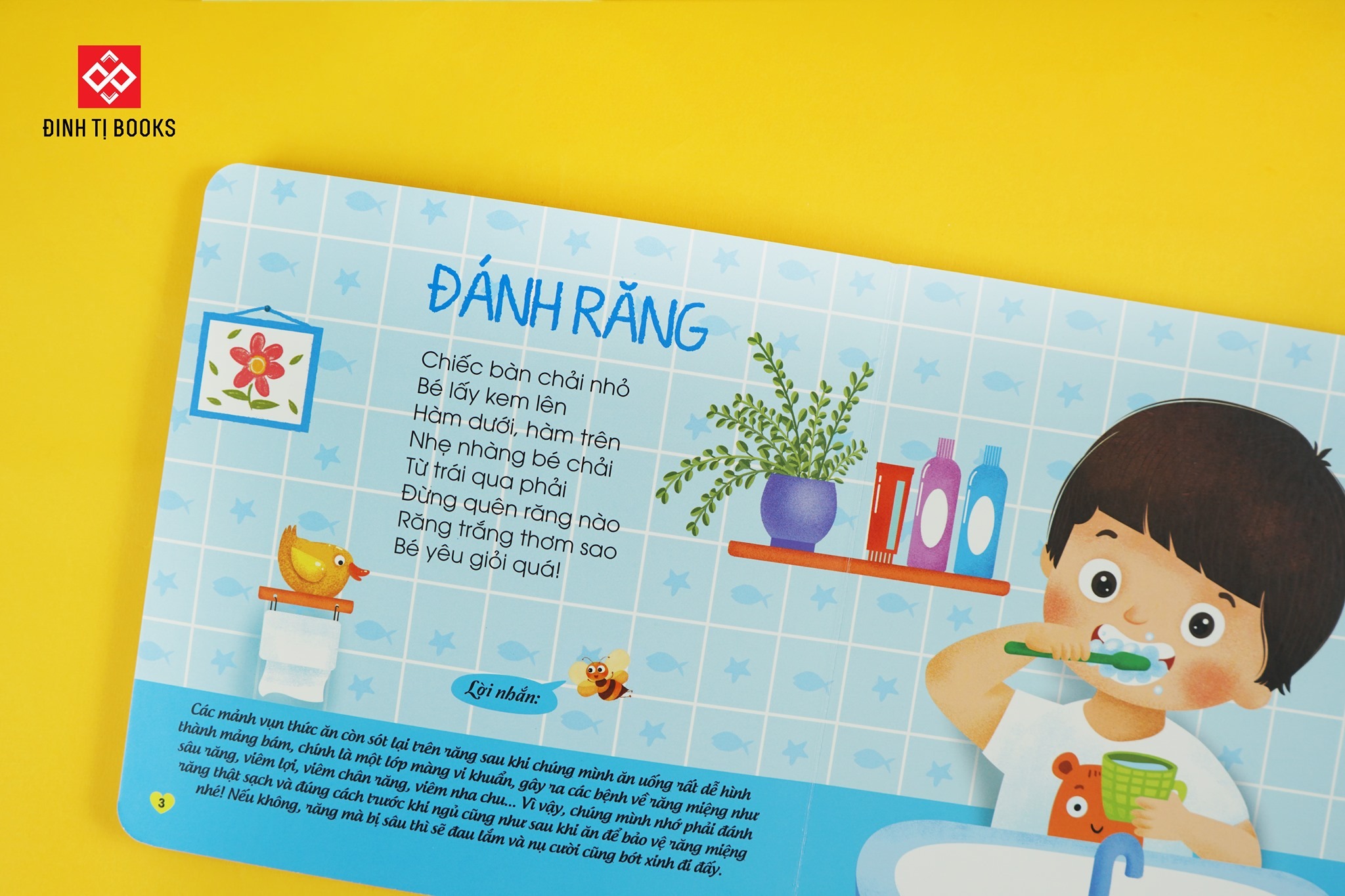 Bé làm điều tốt