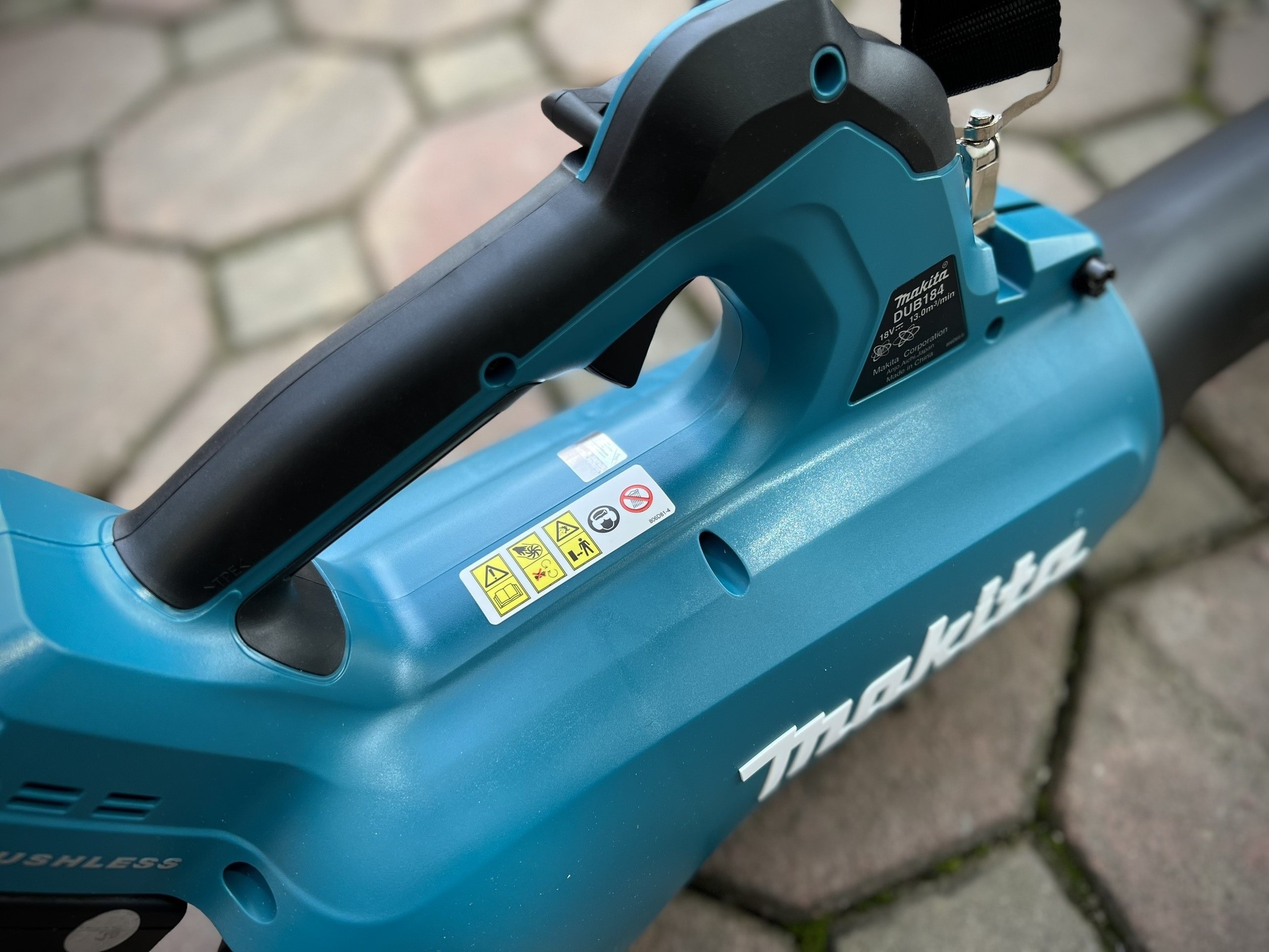 Makita DUB184 Máy thổi lá/bụi dùng pin 18V