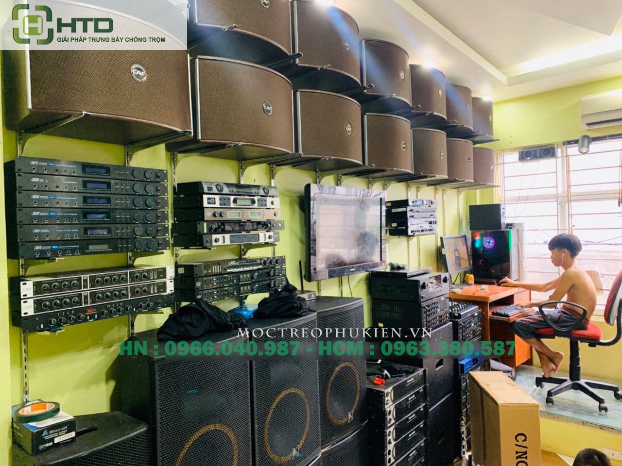 Tay đỡ kệ kính cài thanh ray HTD-TD09