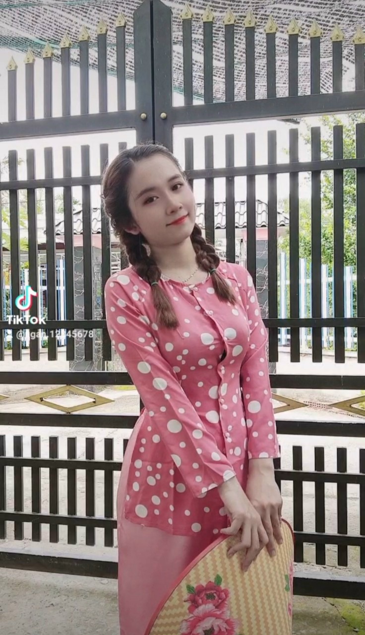 BÀ BA LỤA CHẤM BI CỔ TRÒN ĐẸP