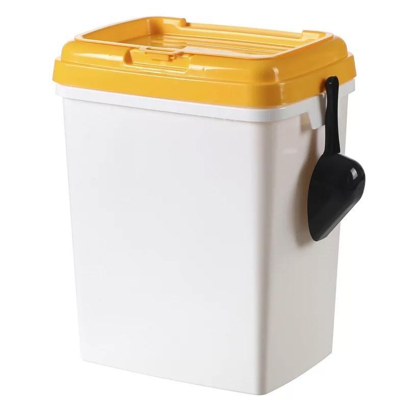 pet food container with scoop