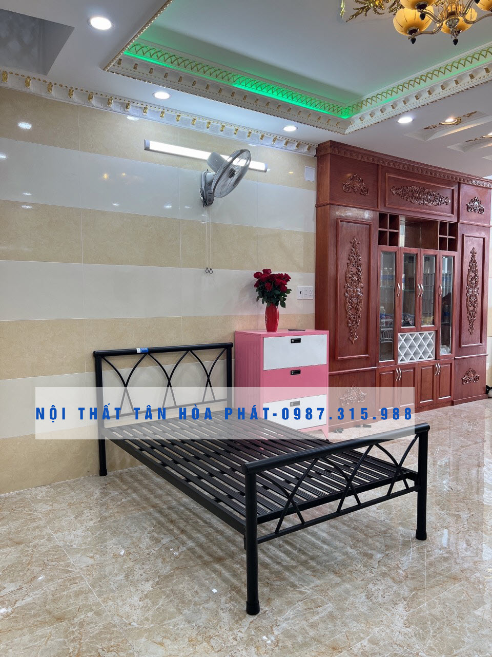 Giường sắt mỹ nghệ mẫu 10 kích thước 1m2 x 2m