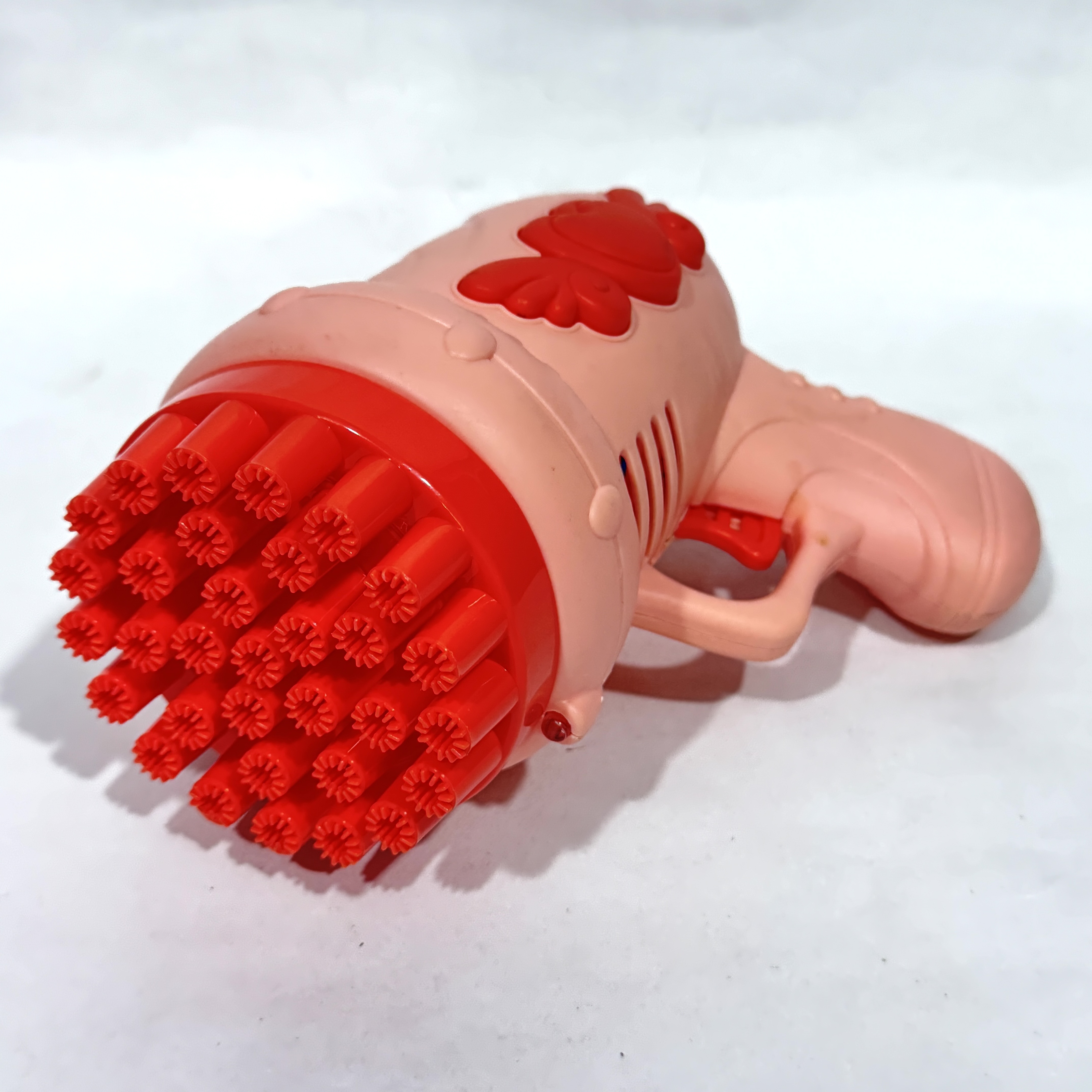 Bubble%20Gun%20With%2032%20Holes%20For%20Children,%20Automatic%20Continuous%20Bubble%20Blower%20With%20Lights,%20Bubble%20Maker%20Gun%20with%20Liquid%20Soap%20Outdoor%20Toys%20For%20Boys%20&%20Girls%20Kids%20-%20Image%202