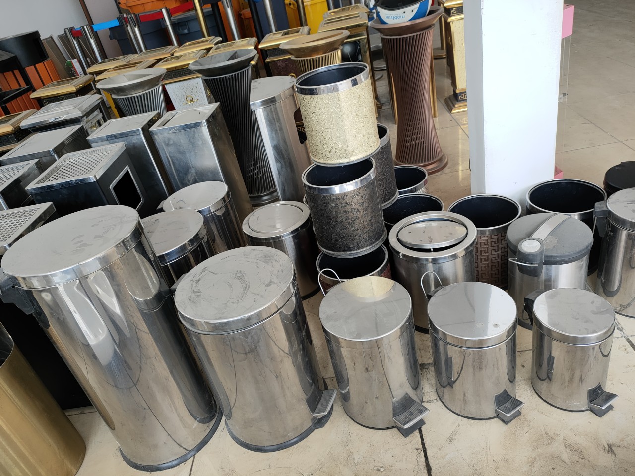 THÙNG RÁC INOX ĐẠP CHÂN 20L