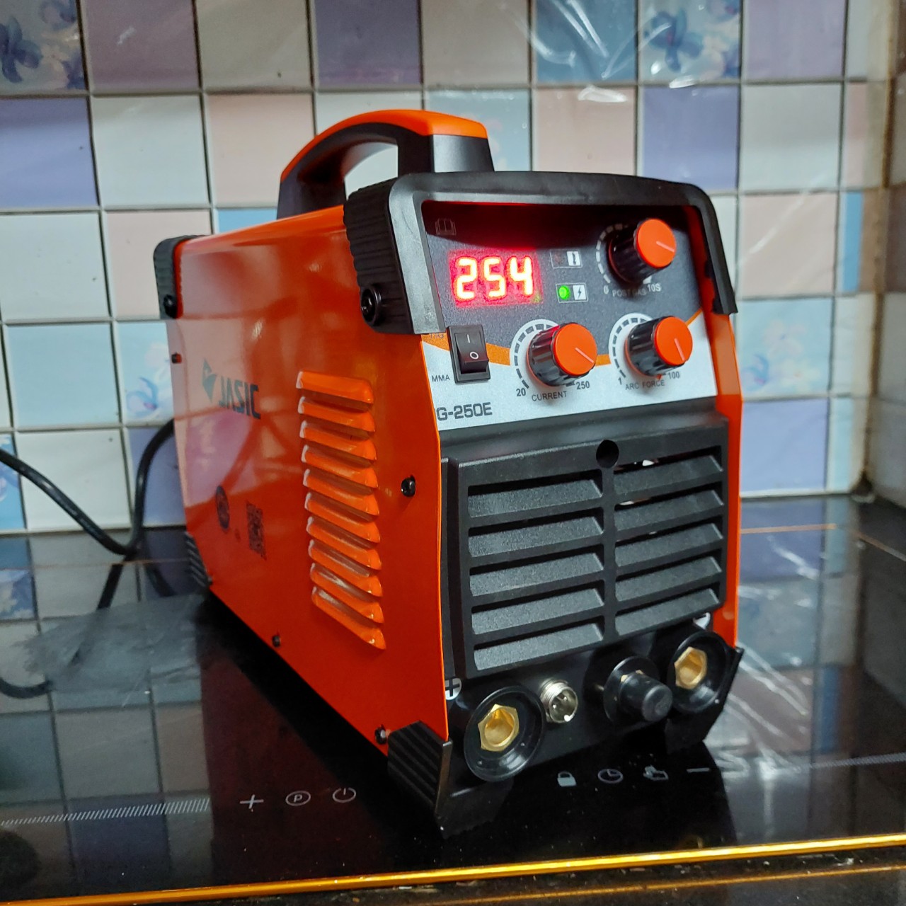 Máy hàn TIG 2 chức năng khí và que jasic 250