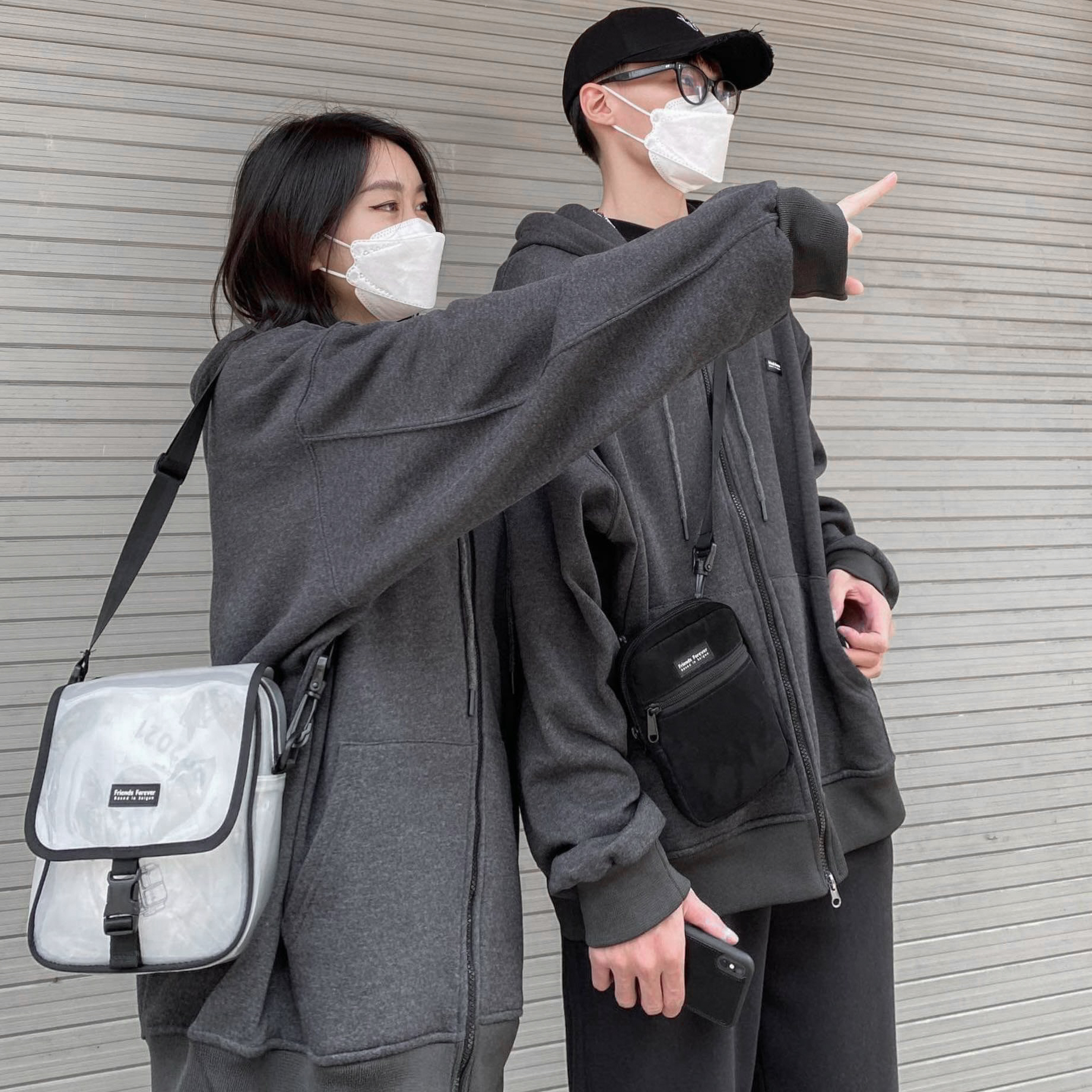Áo Khoác OVERSIZE FRIENDSFOREVER ZIP HOODIE