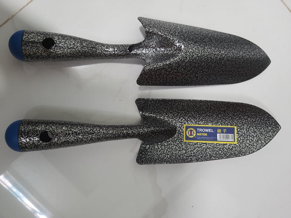 Cây xẻng xúc đất  Bay làm vườn mini A0706 C-Mart  LV122