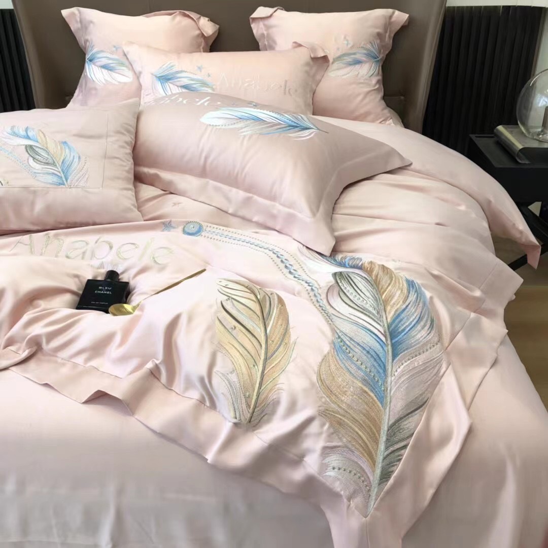 Bộ chăn ga gối Lụa silk thêu lông vũ Alabele
