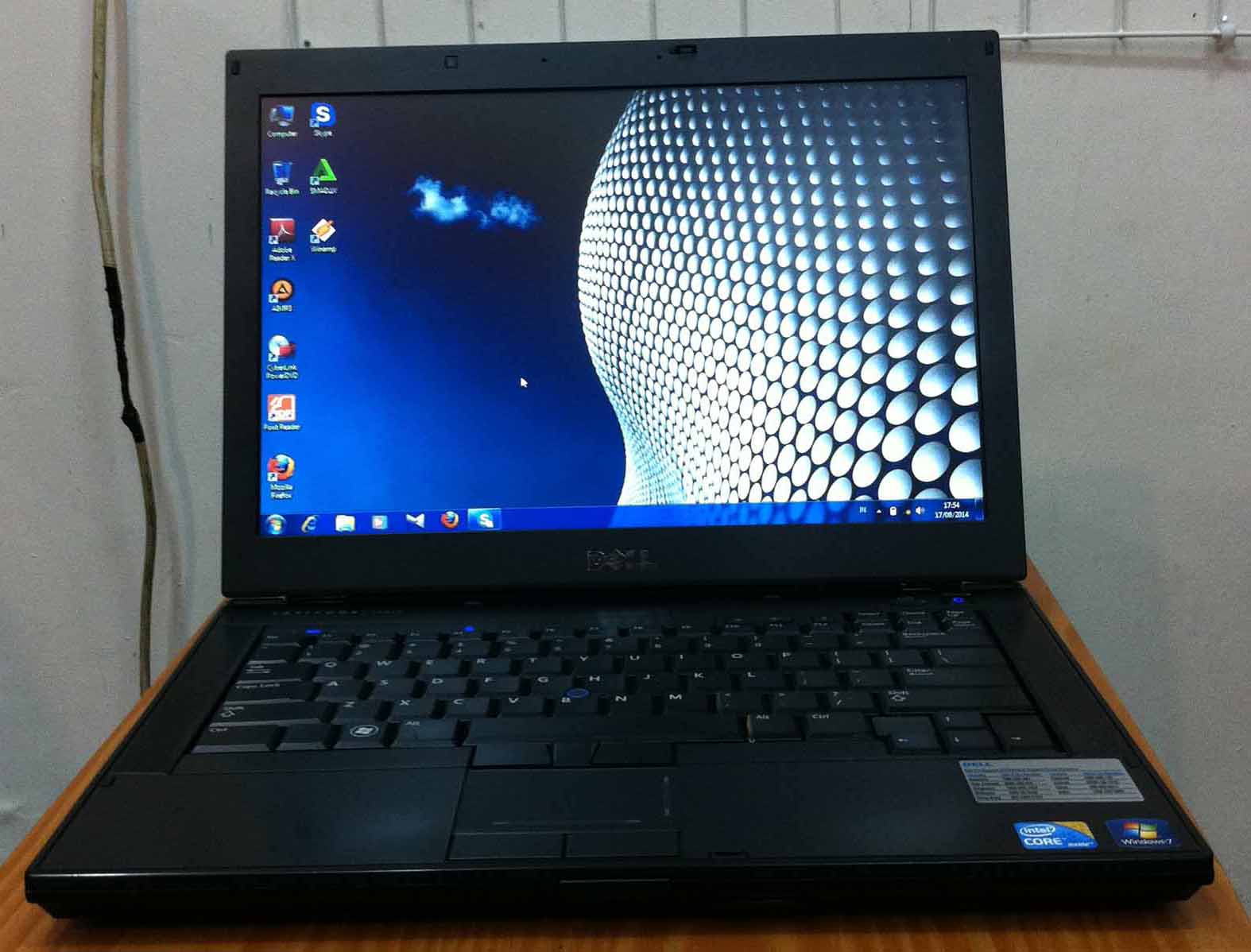 Laptop DELL Latitude E6410 Core i5 HDD RAM Camera NVIDIA HD WIN 7