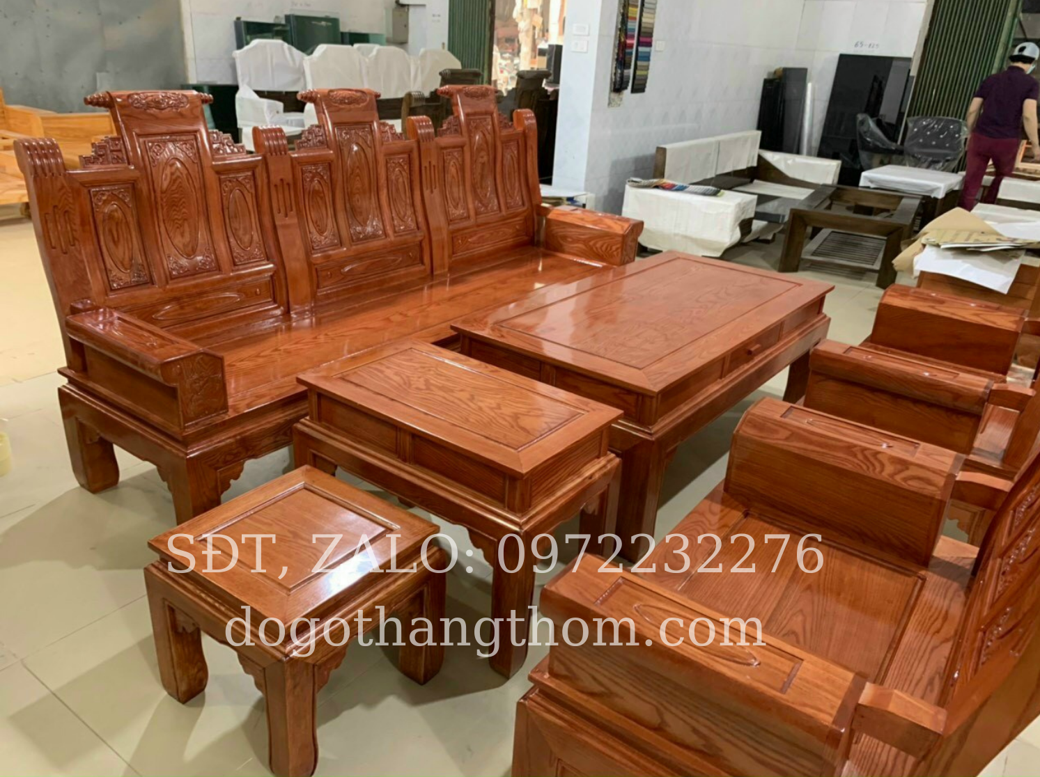 Bàn ghế Sồi Nga cuốn thư