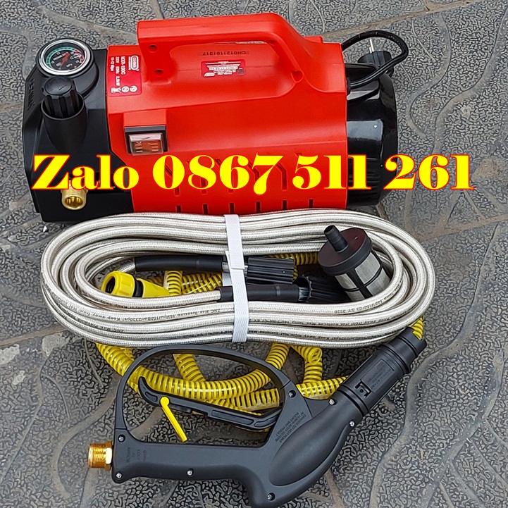 Máy rửa xe phun xịt cao áp OSHIMA OS - 190 với áp lực tối đa 180 bar cho lực phun mạnh mẽ.