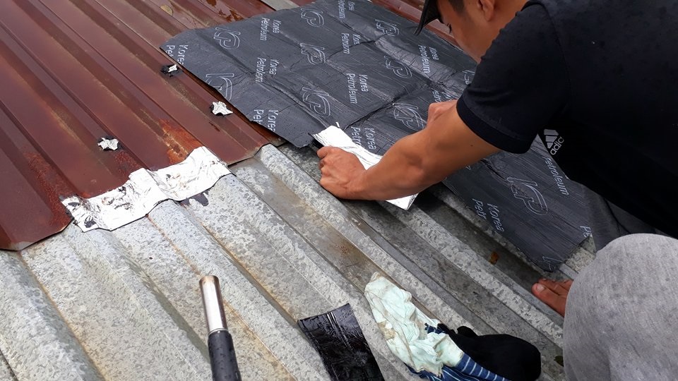 tấm dán chống rột mái tôn ( khổ cao 1mét x rộng 10cm-50cm).miếng keo chống thấm