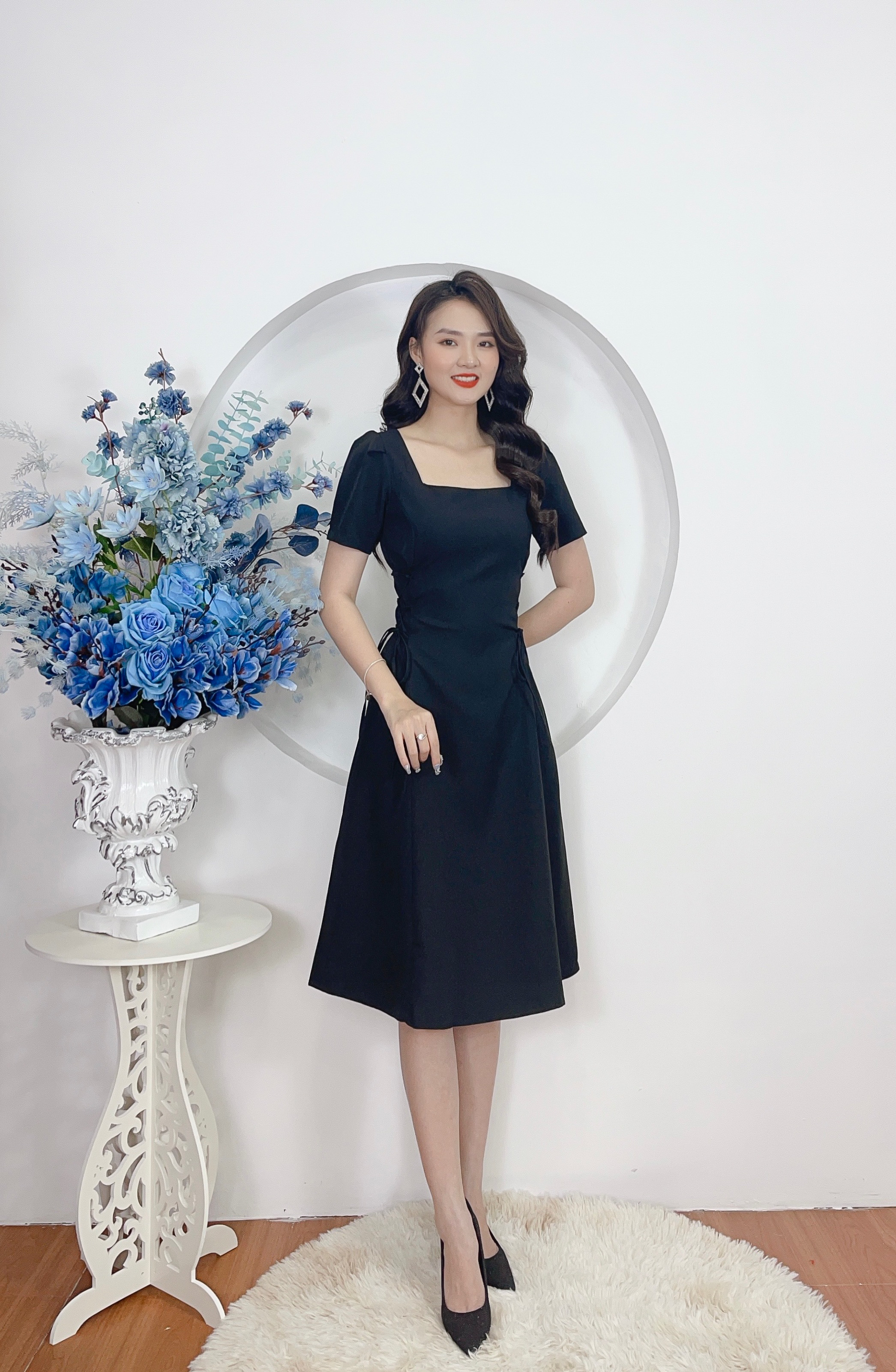 Đầm Cổ Vuông Đan Dây Eo Cách Điệu YANDO DA07