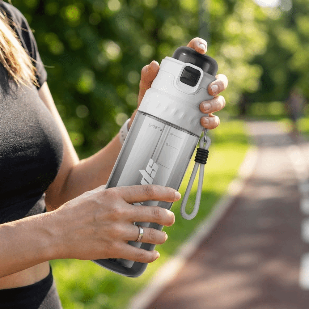 Drinking%20Bottle%20Leakproof%20Spray%20Water%20Bottle%20Anti-Accidental%20Touch%20750ml%20Sports%20Water%20Cups%20Portable%20Plastic%20Fitness%20Drinking%20Cups%20Camping%20-%20Image%204