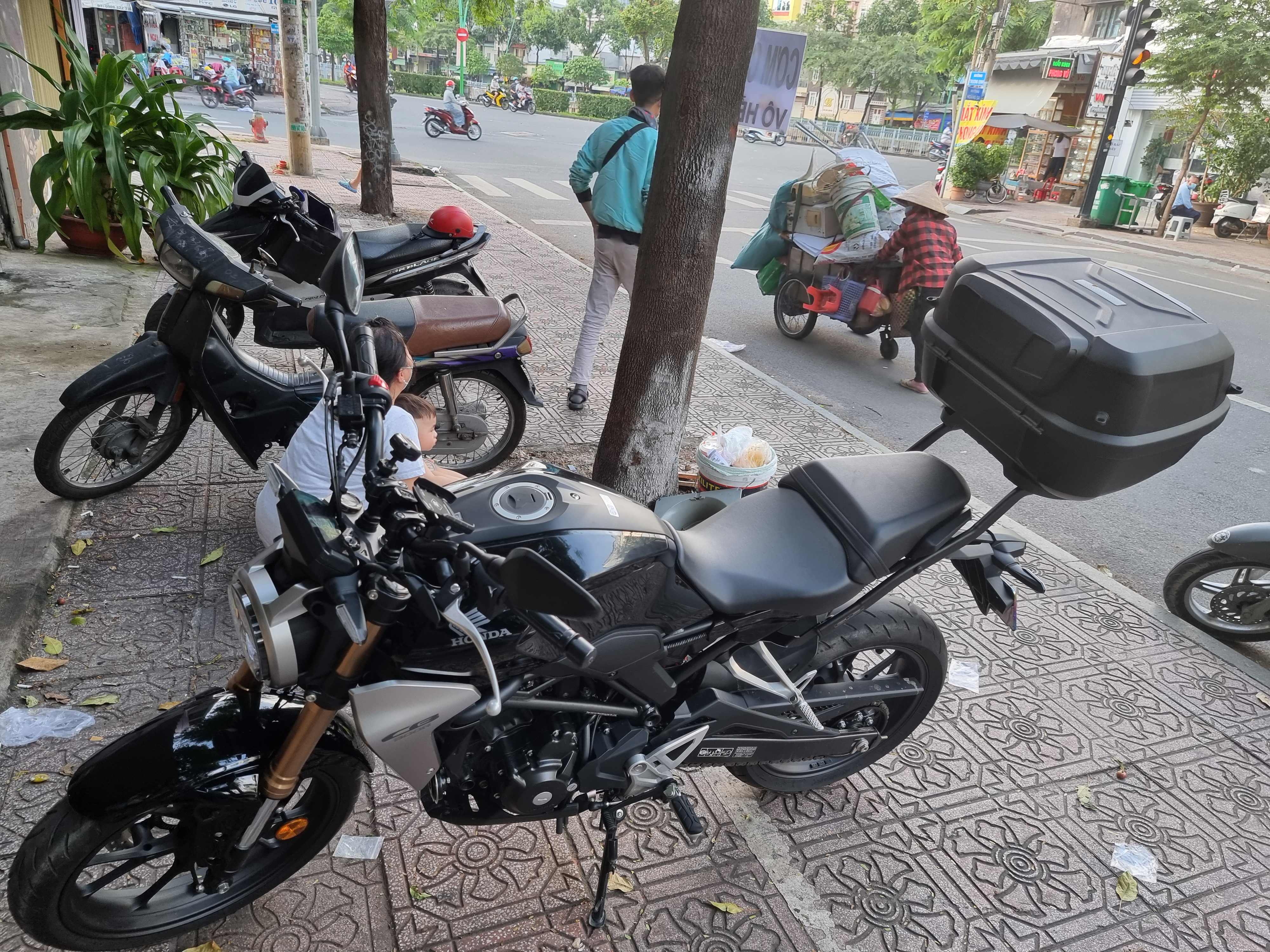 Thùng sau Givi E43NTL-ADV Mulebox 43L