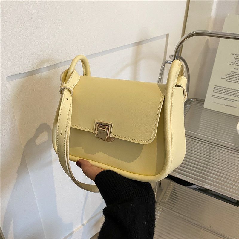 A niche high-end underarm bag for women in 2023, a new trend in summer, a versatile and versatile handheld crossbody bag