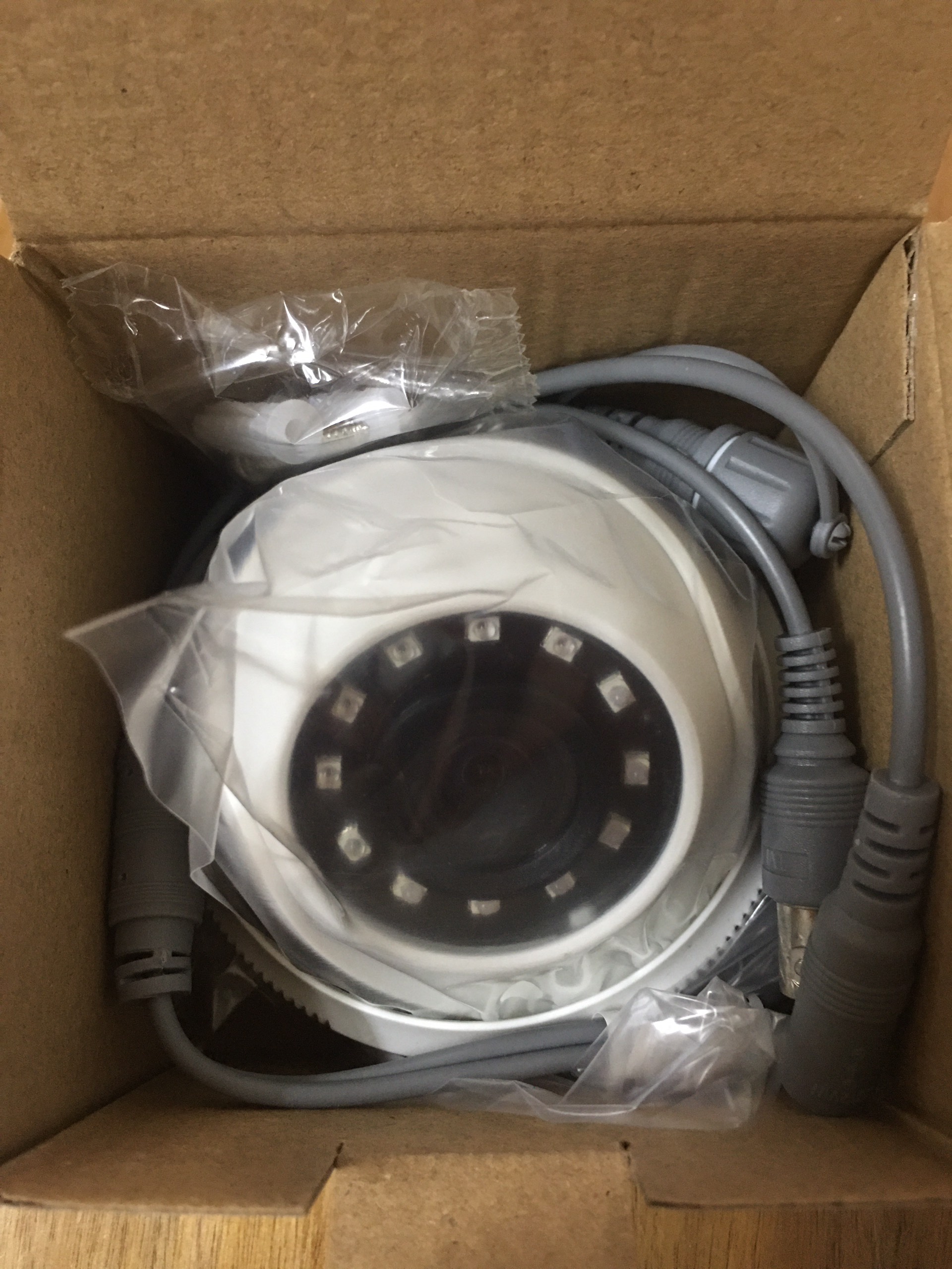 Camera Hikvision DS-2CE56B2-IPF 2.0 Megapixel