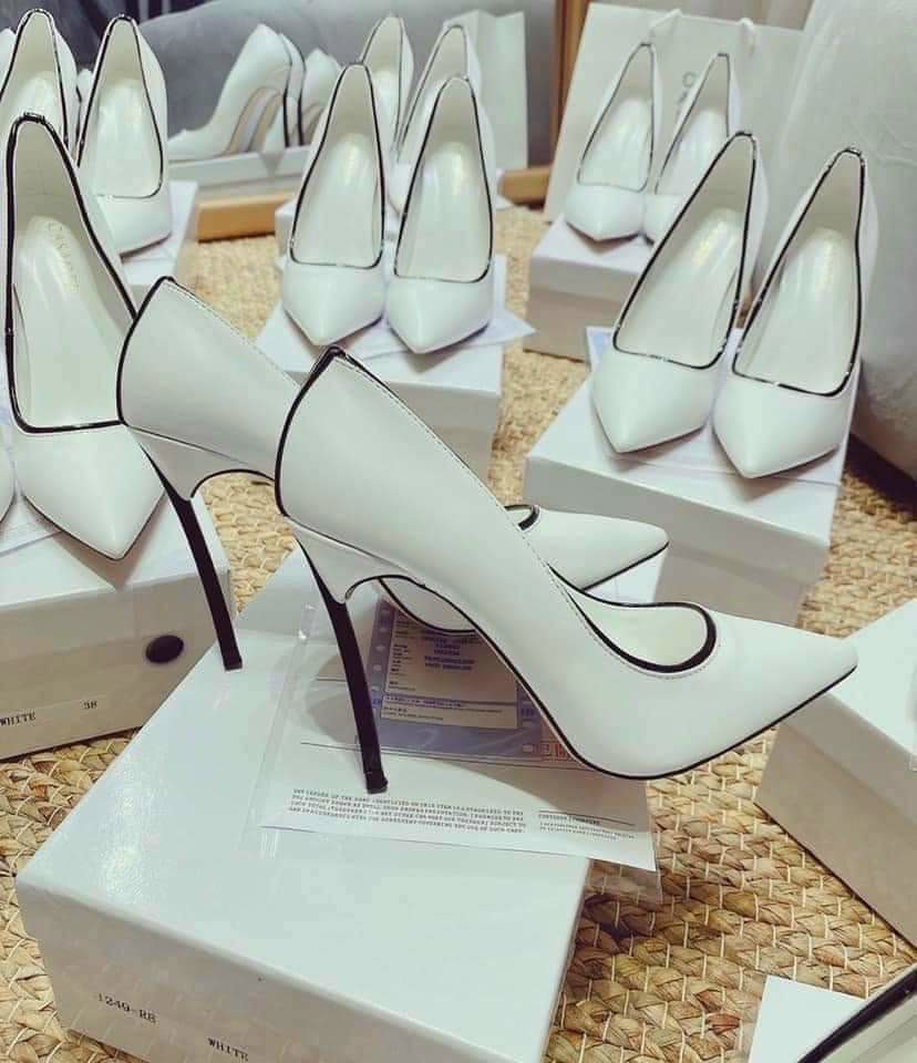 Giày Cao Gót 9cm Thời Trang Cao Cấp Thiết Kế Bít Mũi Nhọn Màu Trắng Phối Viền Đen Siêu Hót