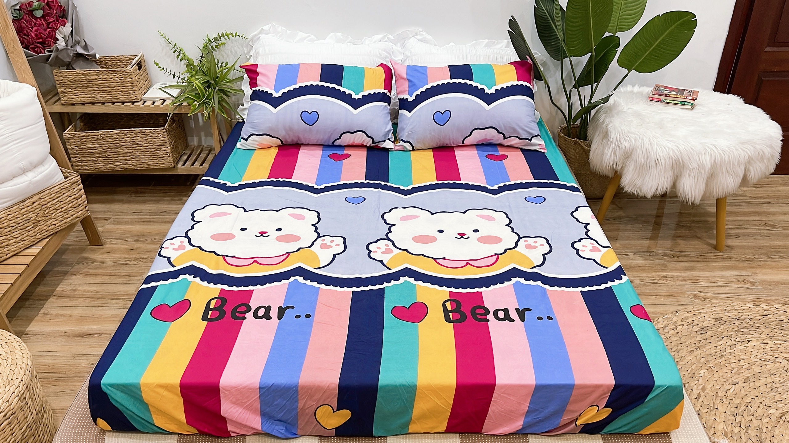 Set Ga Gối Mẫu Gấu Kẻ Sọc P68 ( Gồm 1 ga bo chun, 2 vỏ gối nằm, 1 vỏ ôm )