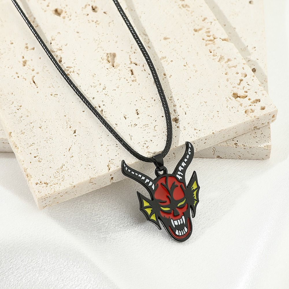 Pendentif Collier Stranger Things Hellfire Club - Acier - Neuf Avec étiquettes