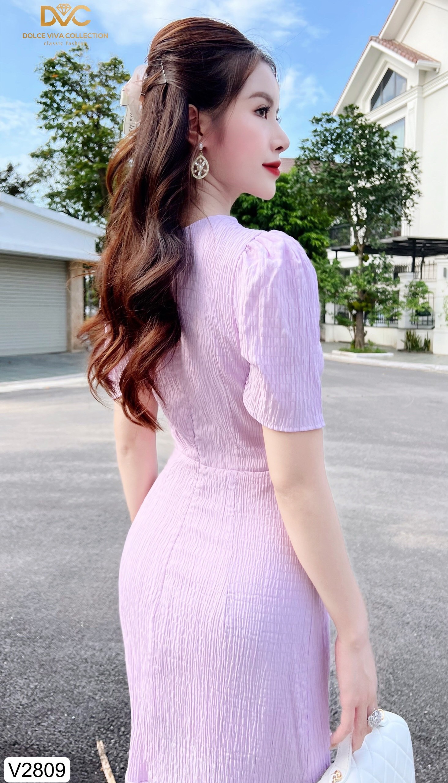 VÁY TÍM CỔ VUÔNG ĐÍNH CÚC V2809 - DOLCE VIVA COLLECTION