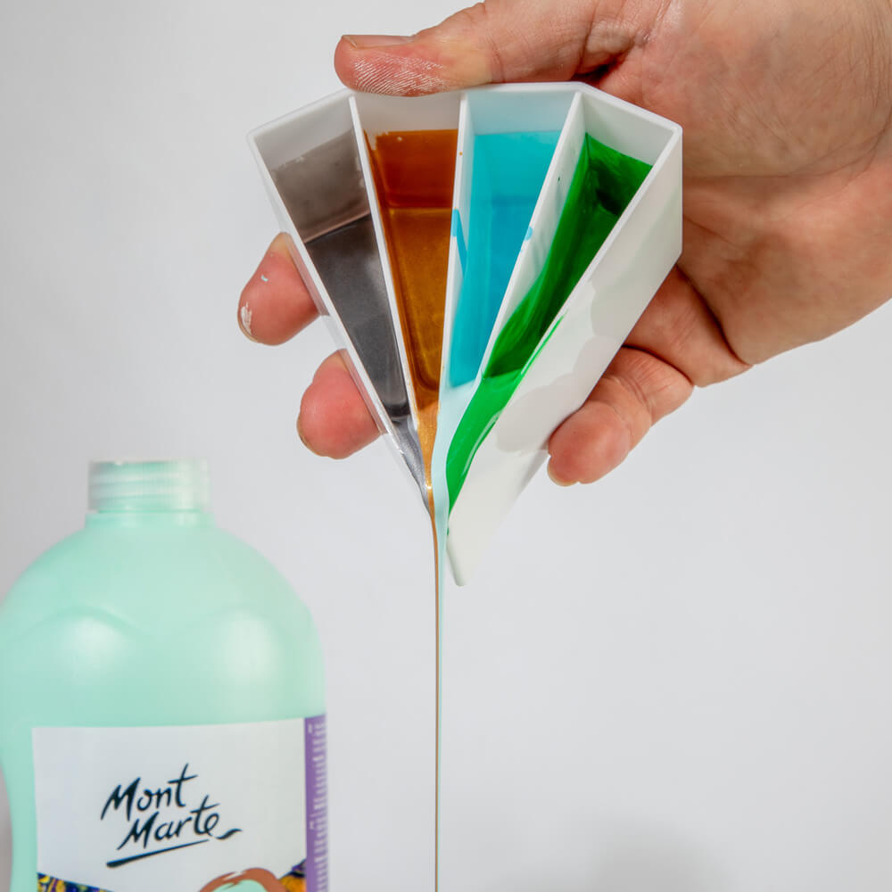 Mont Marte Spilt Pouring Cup.