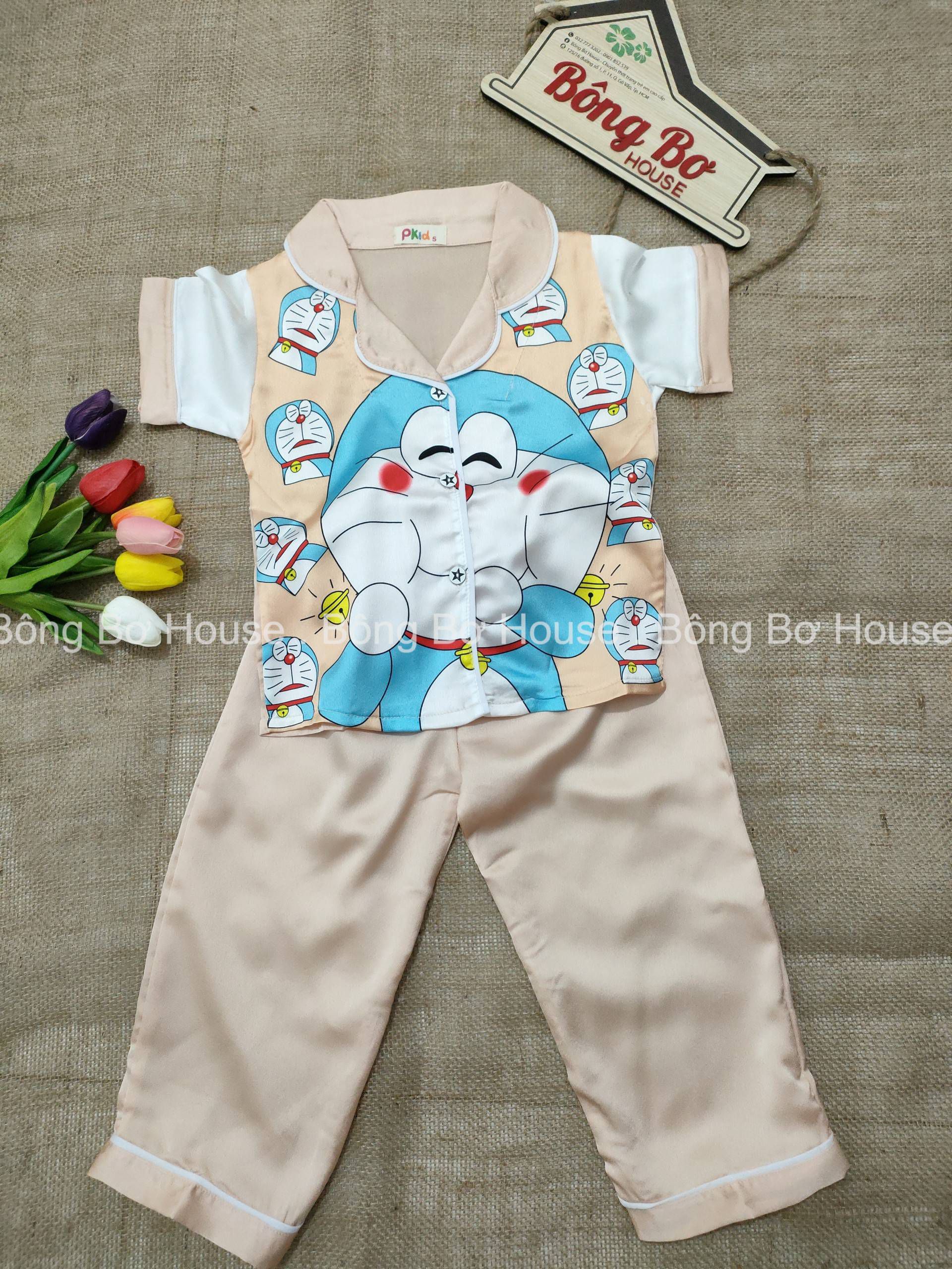 Pijama Doreamon lụa satin cho bé gái