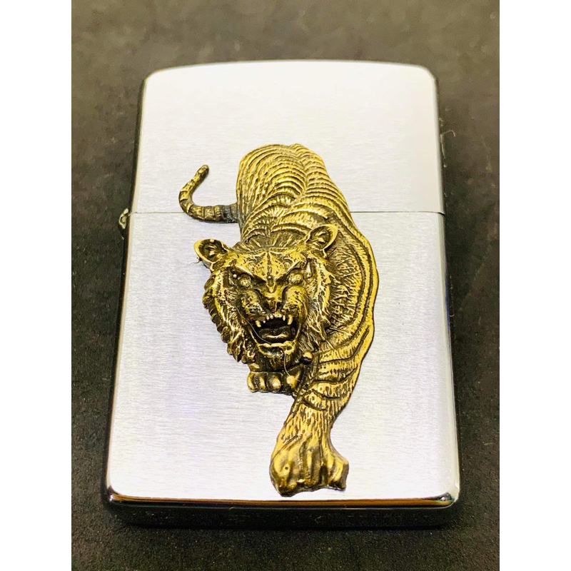 Eblem Cọp- Thuận Buồm Xuôi Gió Dán Zippo