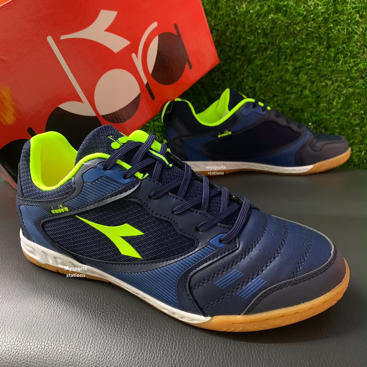 diadora futsal shoes