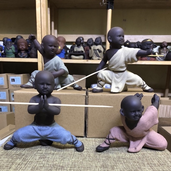 TƯỢNG CHÚ TIỂU MÚA VÕ CỠ LỚN- TƯỢNG GỐM TRANG TRÍ BÀN LÀM VIỆC, BÀN TRÀ GHÉP LŨA BONSAI