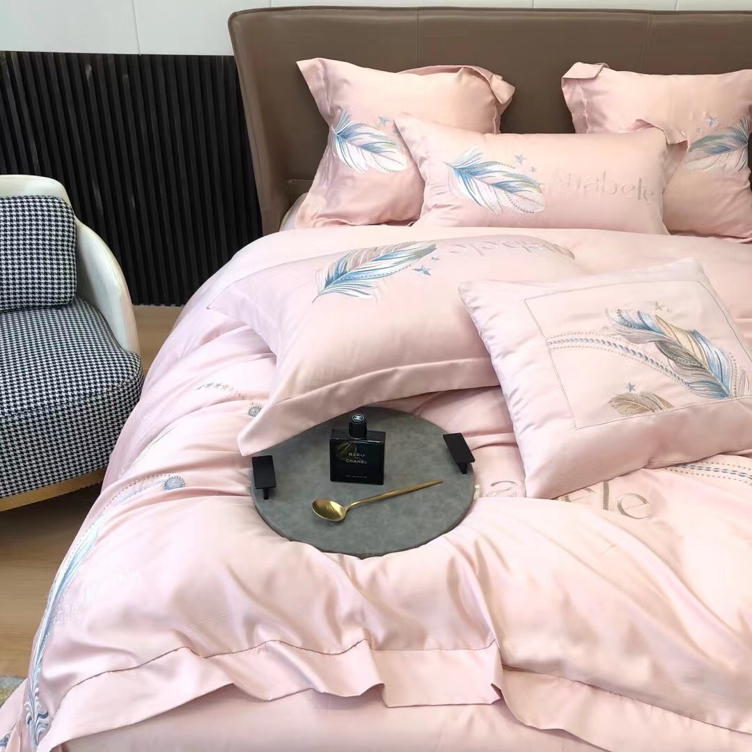 Bộ chăn ga gối Lụa silk thêu lông vũ Alabele