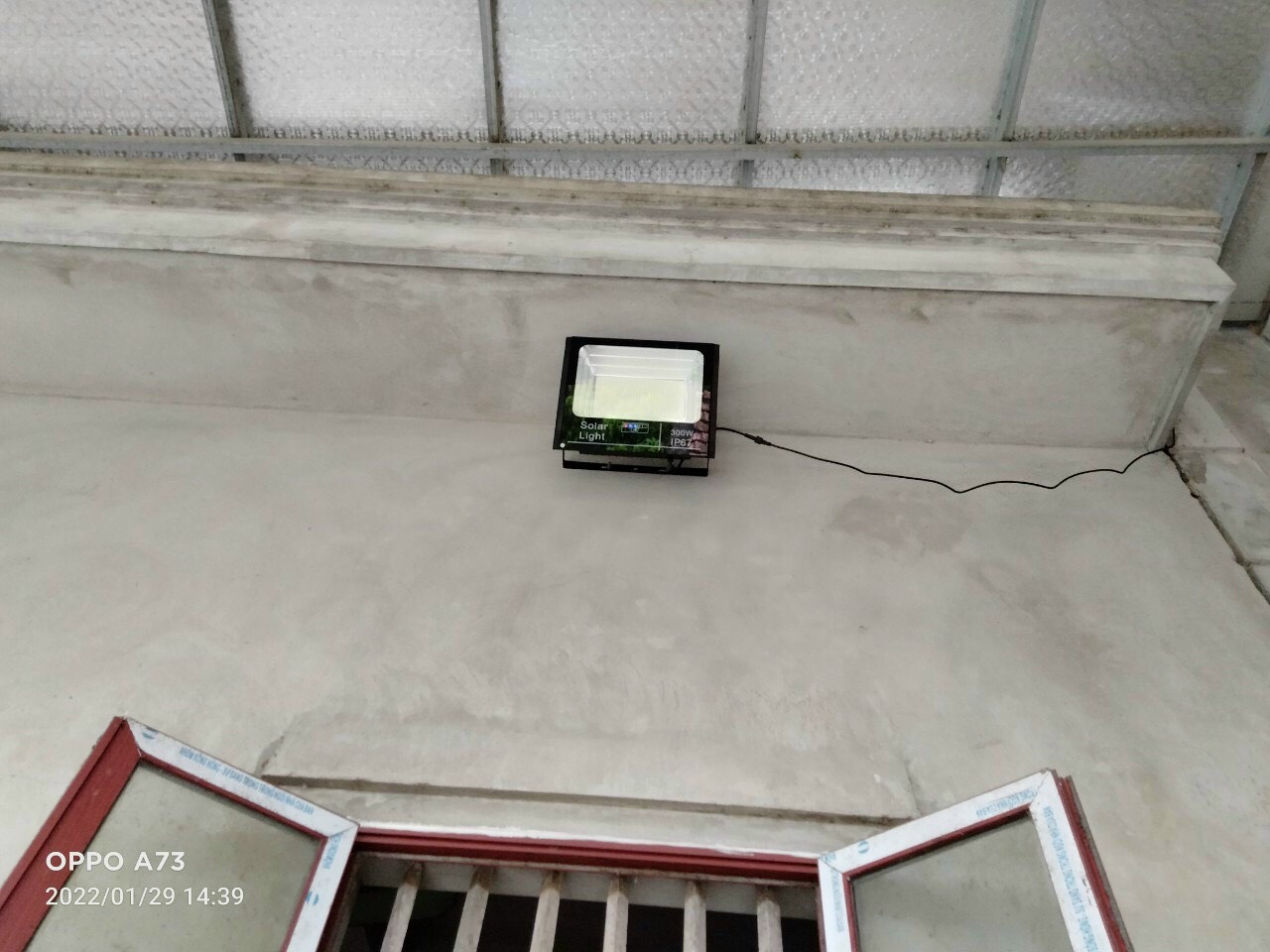 Đèn pha năng lượng mặt trời 300w