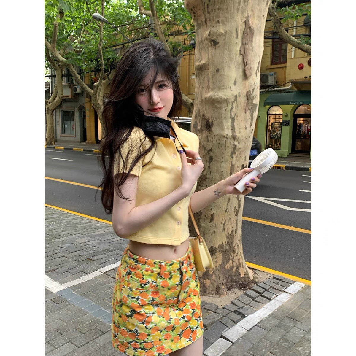 Áo Croptop Cổ Trụ Nút Trơn