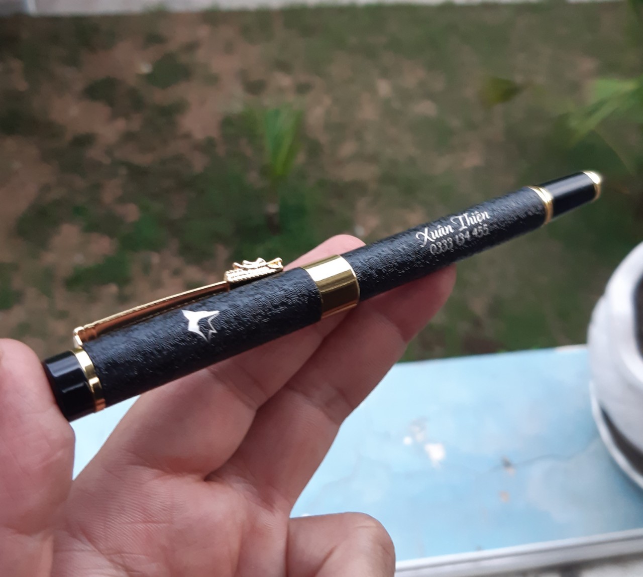 Bút bi BYL khuy cài hình đầu rồng/Bút ký doanh nhân /Miễn Phí Khắc Tên/Quà Tặng Lưu Niệm