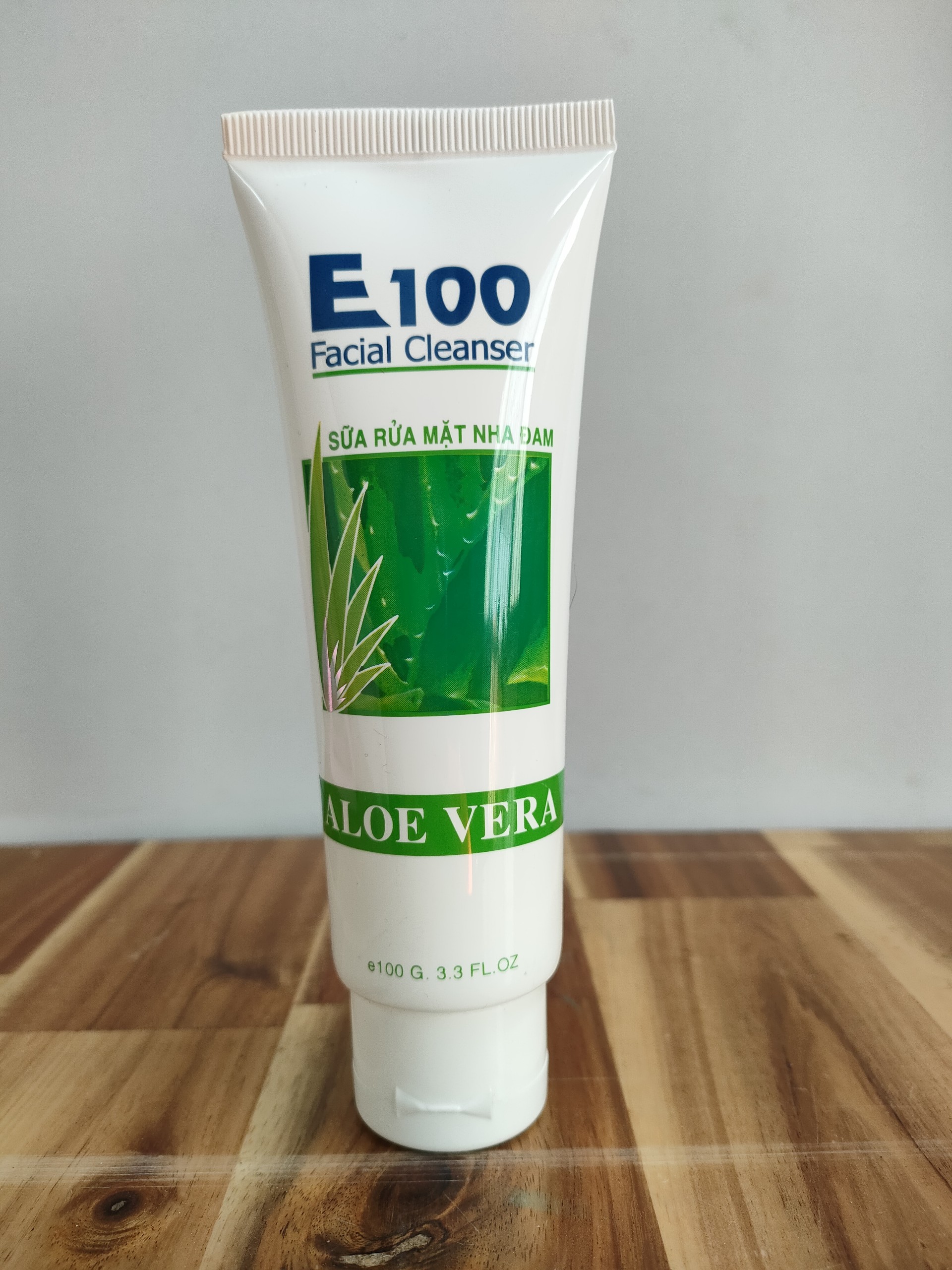 Sữa rửa mặt e100 nha đam 100g