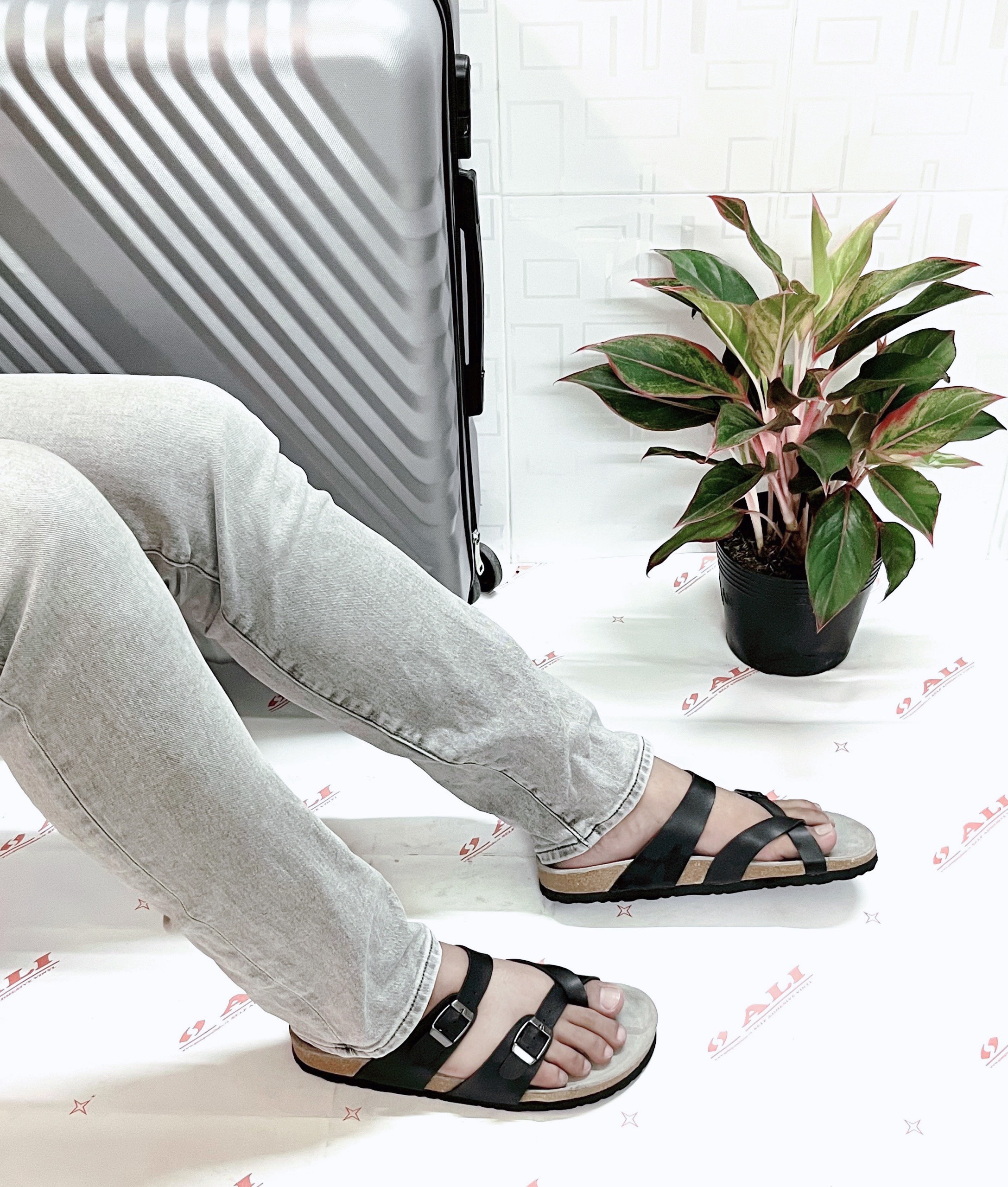 Dép Đế Trấu Xỏ Ngón-Nam Nữ (TẶNG Kèm chai vệ sinh Giày Dép)