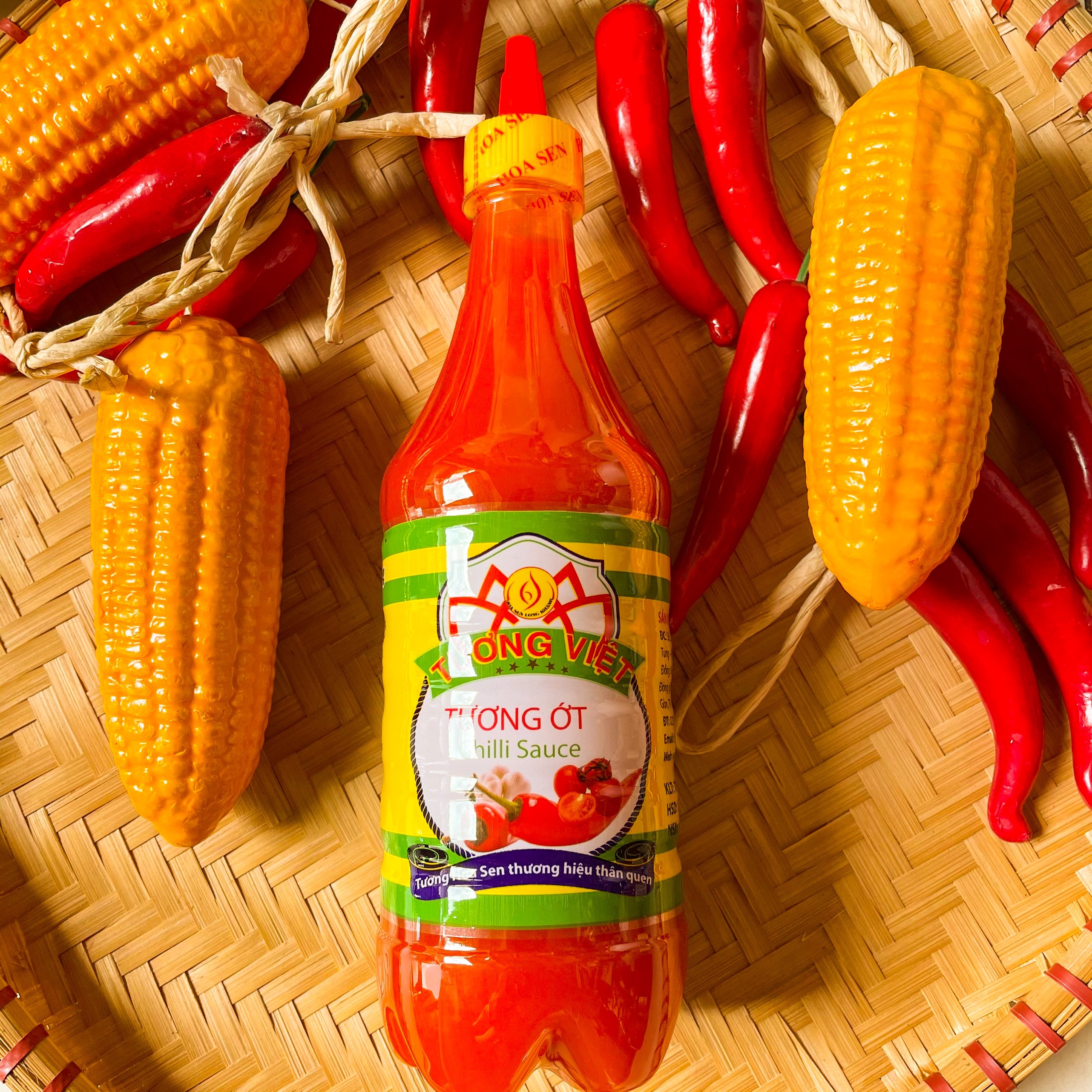 Tương ớt hoa sen - 700ml