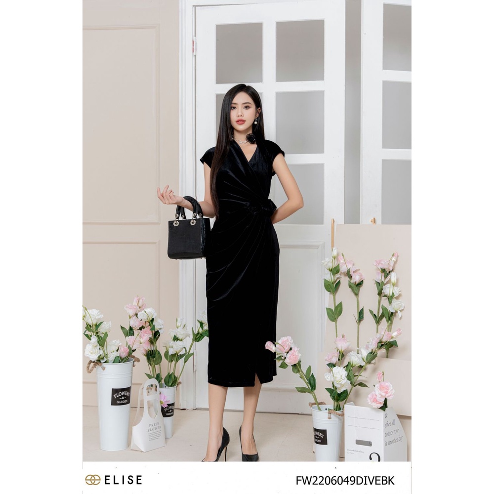 Đầm nhung đen cổ chéo đính hoa thiết kế elise fw2206049divebk