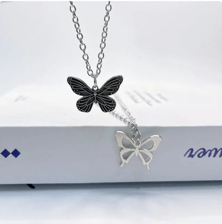 Vintage%20Hollow%20Butterfly%20Pendant%20Necklace%20for%20Women%20Design%20Trendy%20Neck%20Jewellery%20-%20Image%202