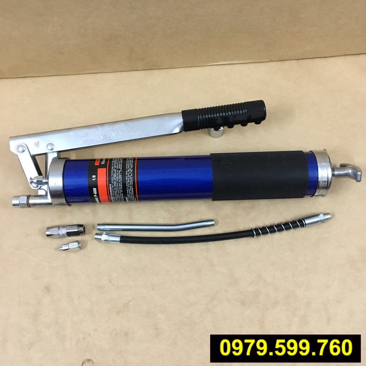 Dụng cụ bơm mỡ bò cầm tay 600cc
