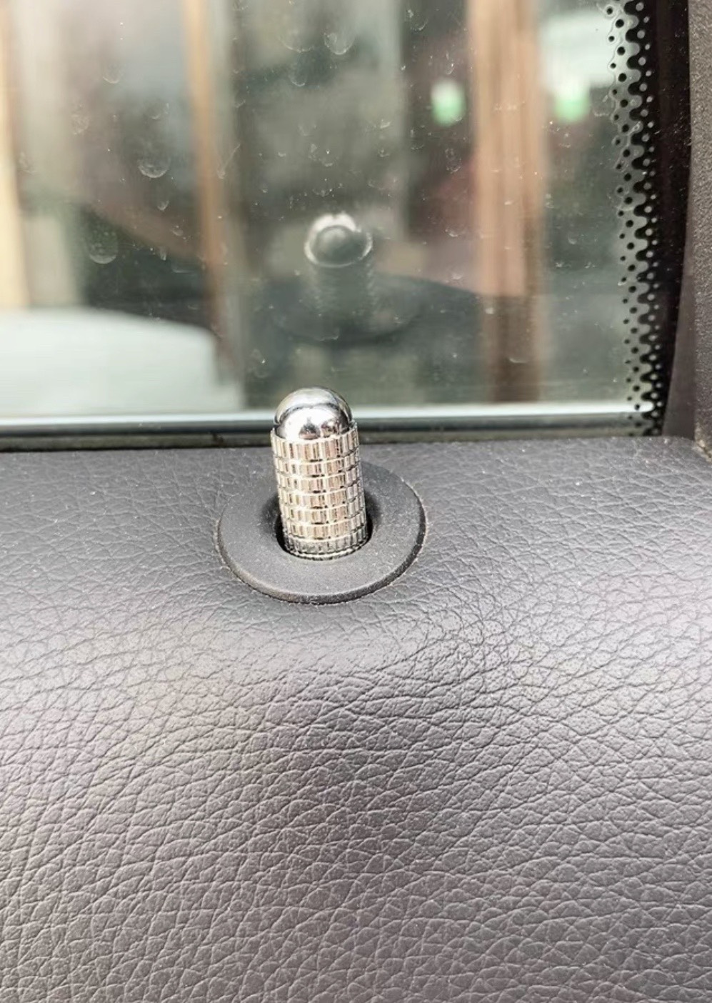 NÚM CHỐT CỬA MERCEDES-BENZ