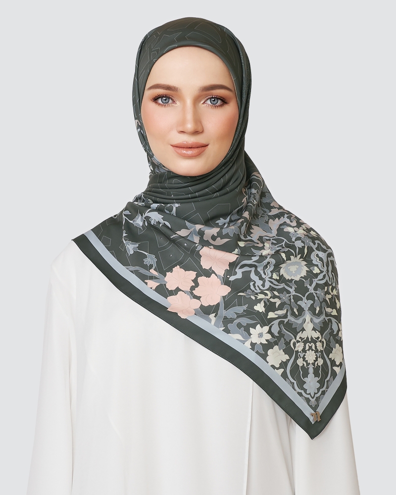 PALOMA CRYSTAL SQUARE SCARF BY NAELOFAR TUDUNG BAWAL RAYA 2022 (100% ...