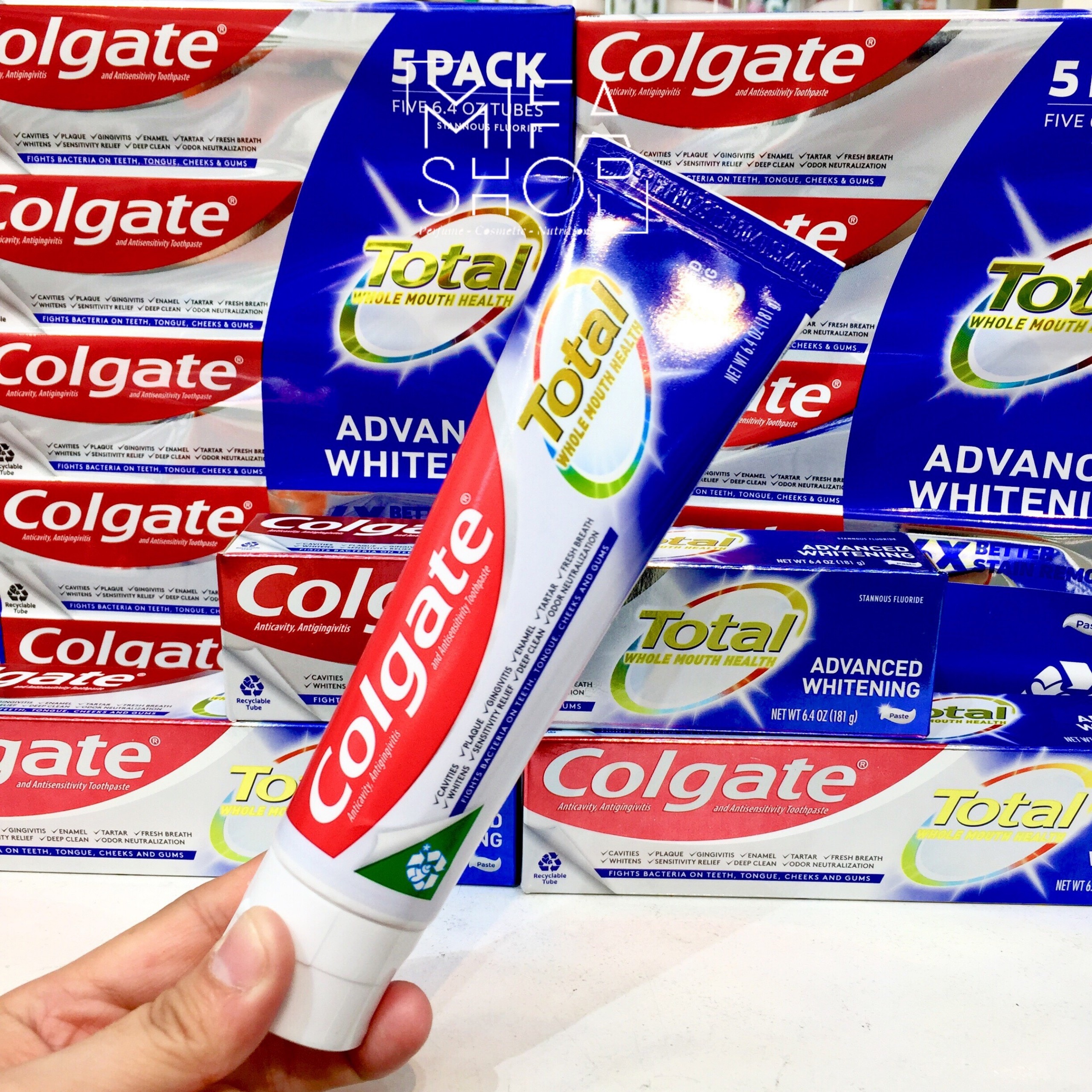 Kem đánh răng trắng sáng Colgate Total Advanced Whitening 181g