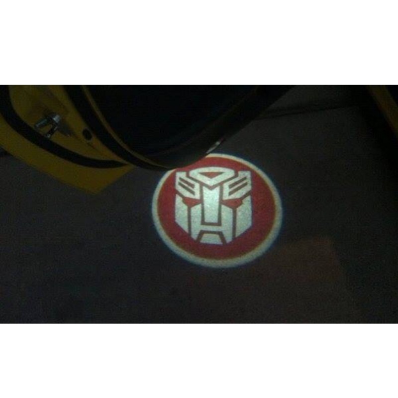 LT QE xe không dây Cửa dẫn Máy chiếu laser Chào mừng Logo đèn chiếu bóng Batman xe kiểu dáng đèn nội thất trong xe