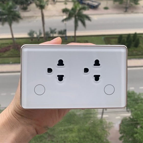 Ổ cắm âm tường thông minh Tuya Zigbee