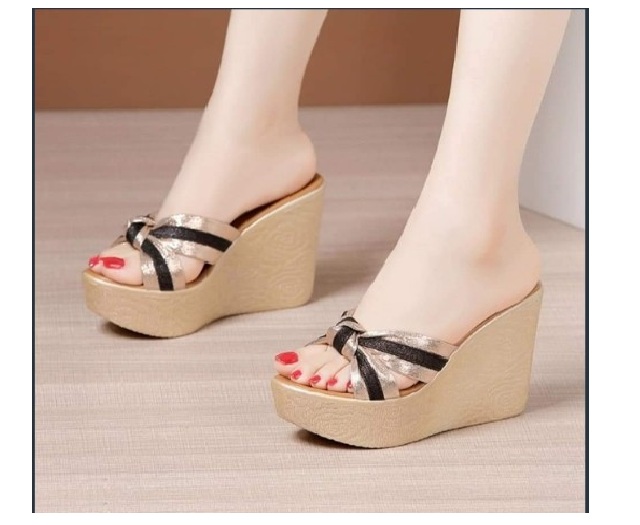 Dép đế xuồng quai nhũ chéo