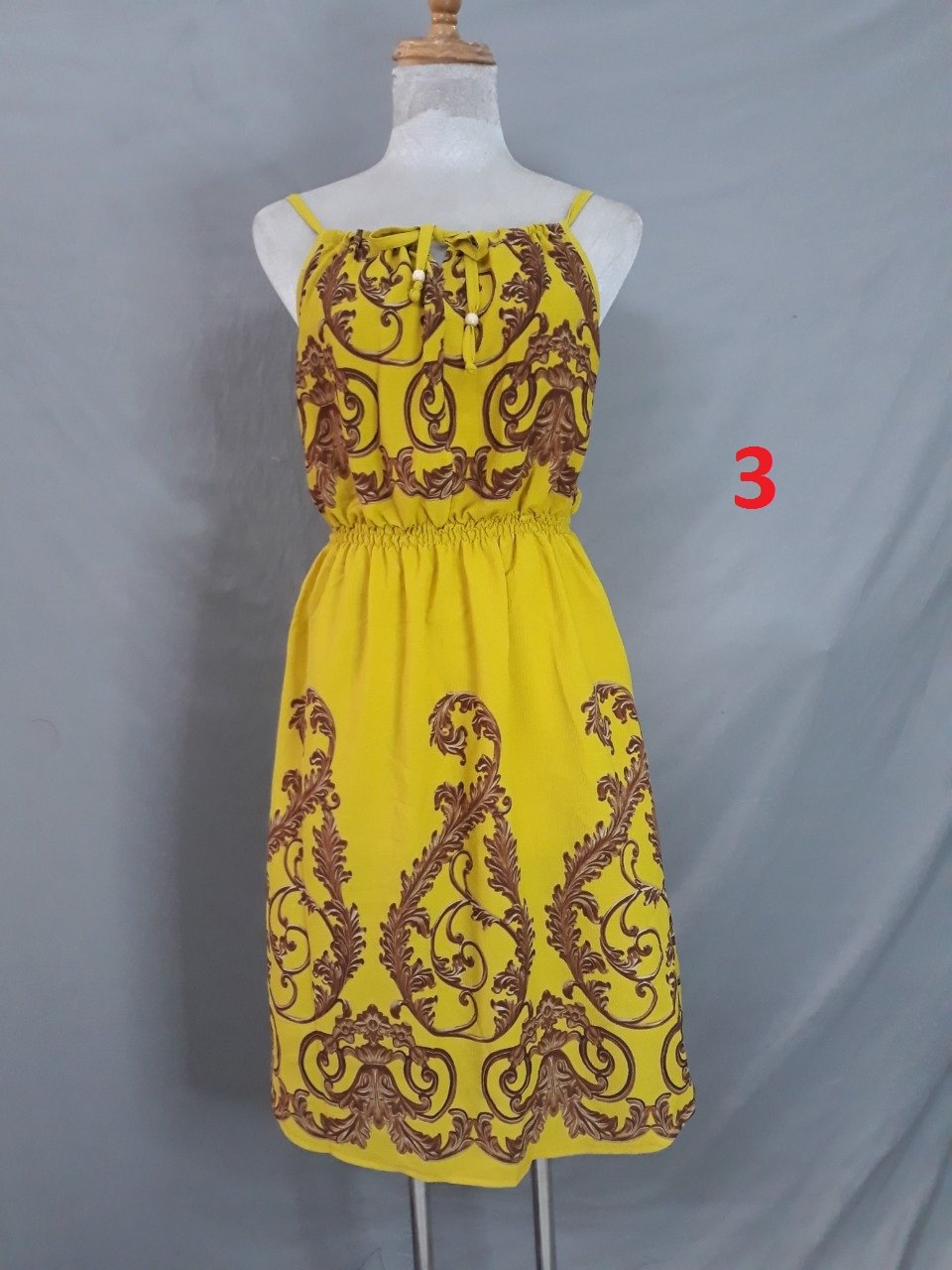 Đầm xốp yếm- ngắn