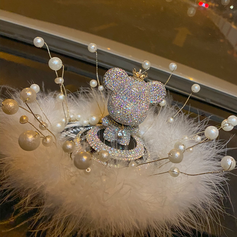 【Limited Stock Available】 Luxury Beaded Pearl Feature Car Non-Slip Mat Auto Interior Dashboard Deco 