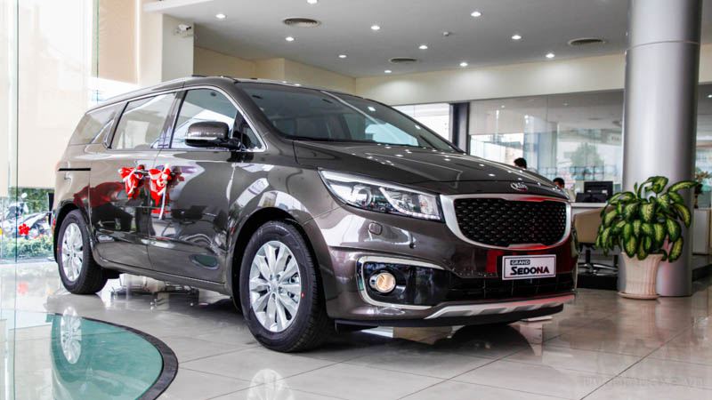 Gioang cốp sau Kia Sedona 2014-2020