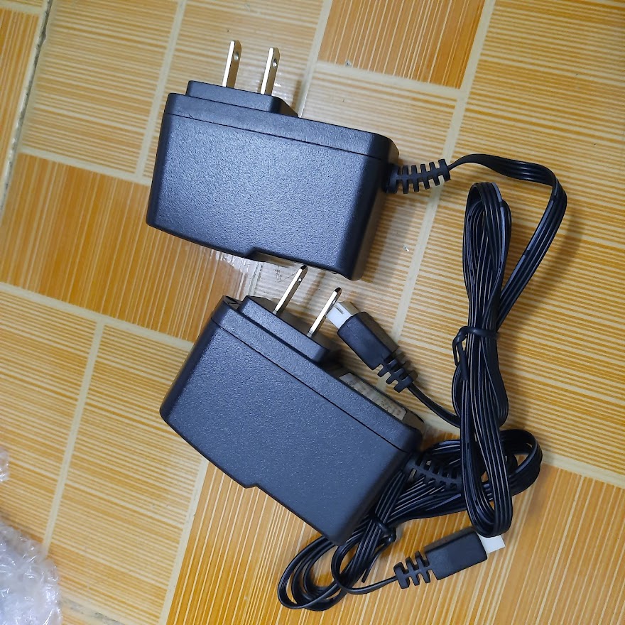 Củ sạc pin 7.4V cổng nối XH-3P (không kèm pin)